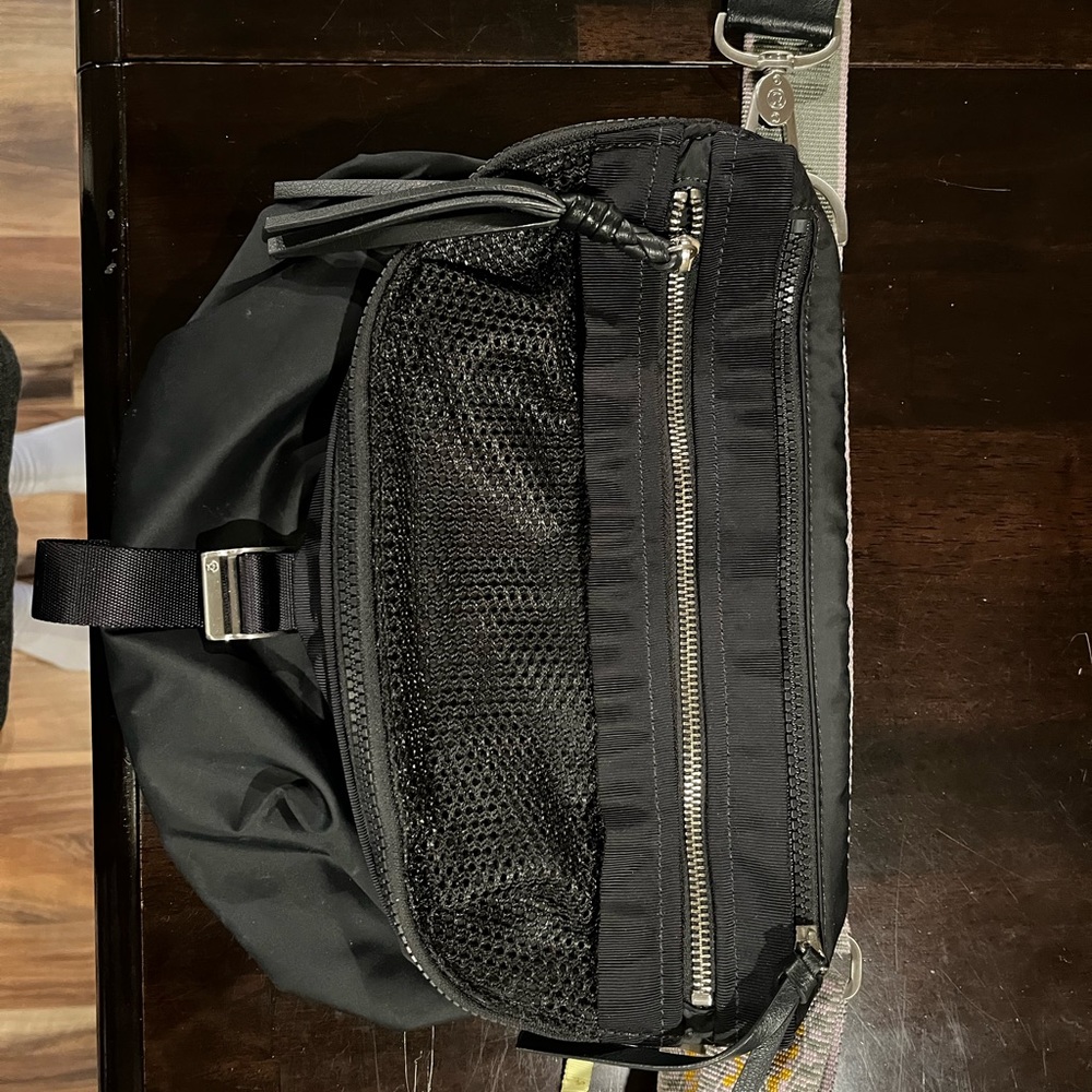 Lululemon Go lightly cross body belt bag. Only used a few times!